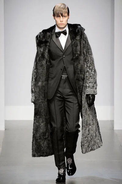 Look 28